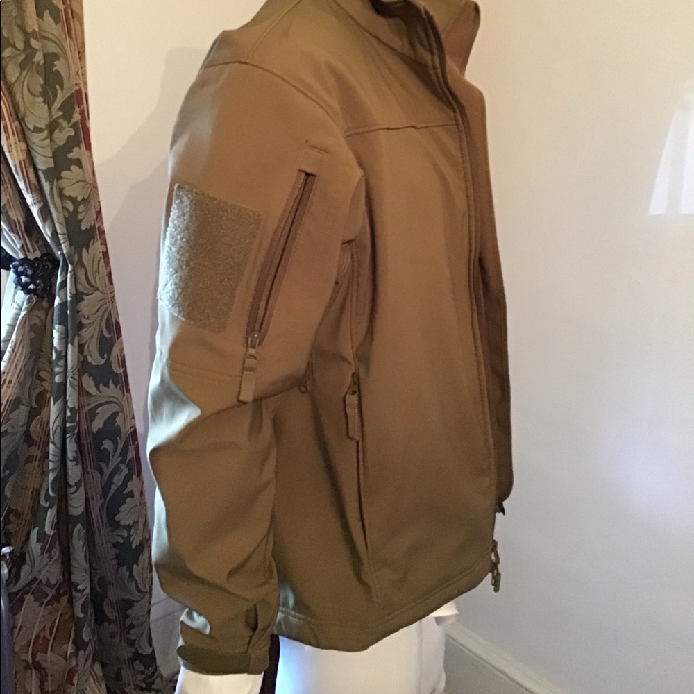 Tan men phantom jacket large - Picture 2 of 4